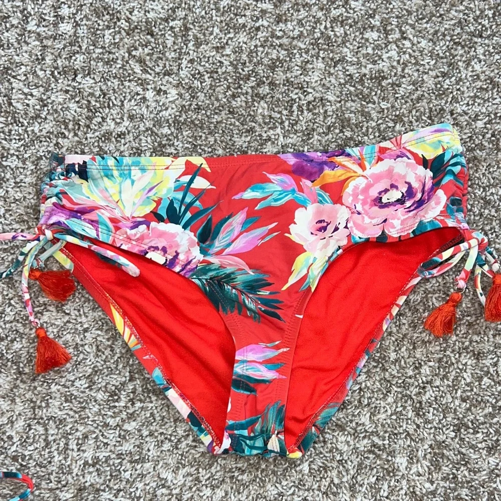 Gibson Latimer Red Floral Bikini - Picture 11 of 11